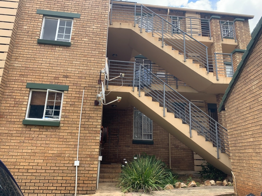 To Let 2 Bedroom Property for Rent in Die Hoewes Gauteng