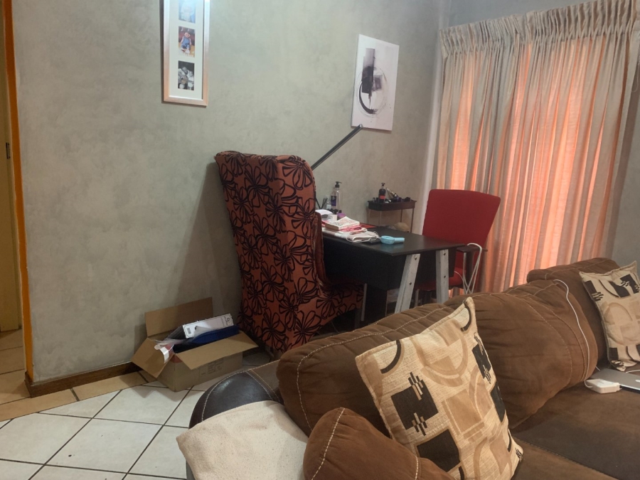 To Let 2 Bedroom Property for Rent in Die Hoewes Gauteng