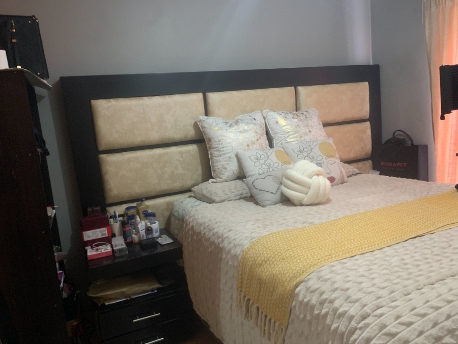 To Let 2 Bedroom Property for Rent in Die Hoewes Gauteng