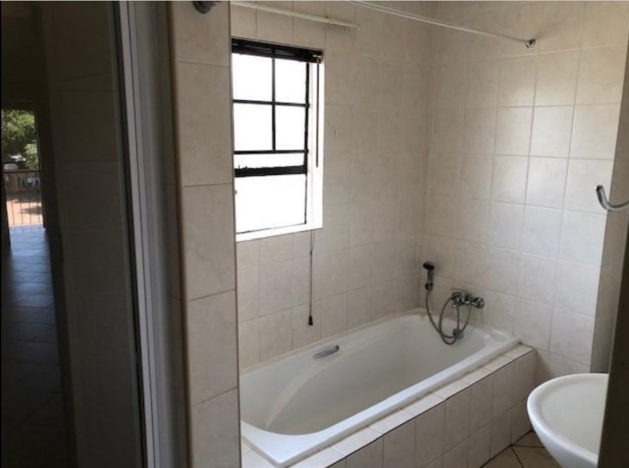 2 Bedroom Property for Sale in Edenvale Central Gauteng