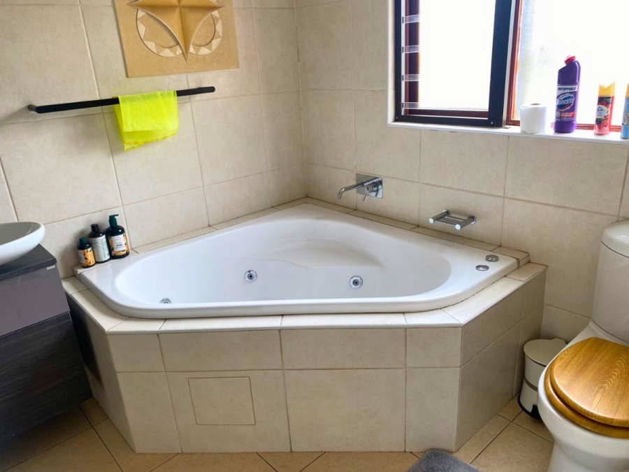 3 Bedroom Property for Sale in Vorna Valley Gauteng