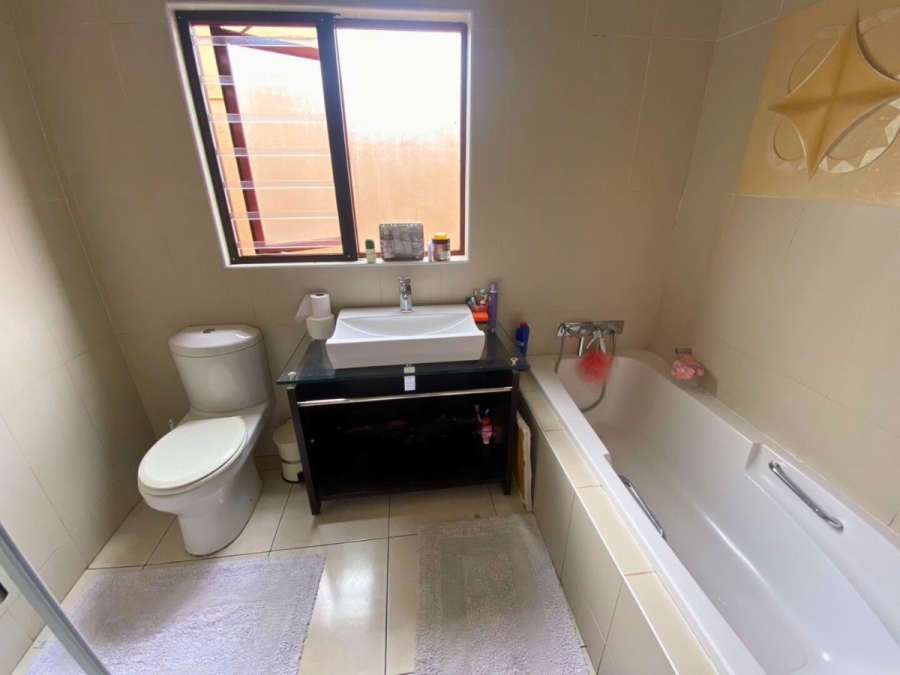3 Bedroom Property for Sale in Vorna Valley Gauteng