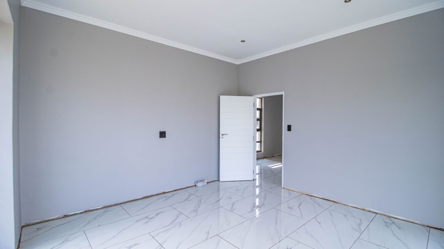 3 Bedroom Property for Sale in Serengeti Lifestyle Estate Gauteng