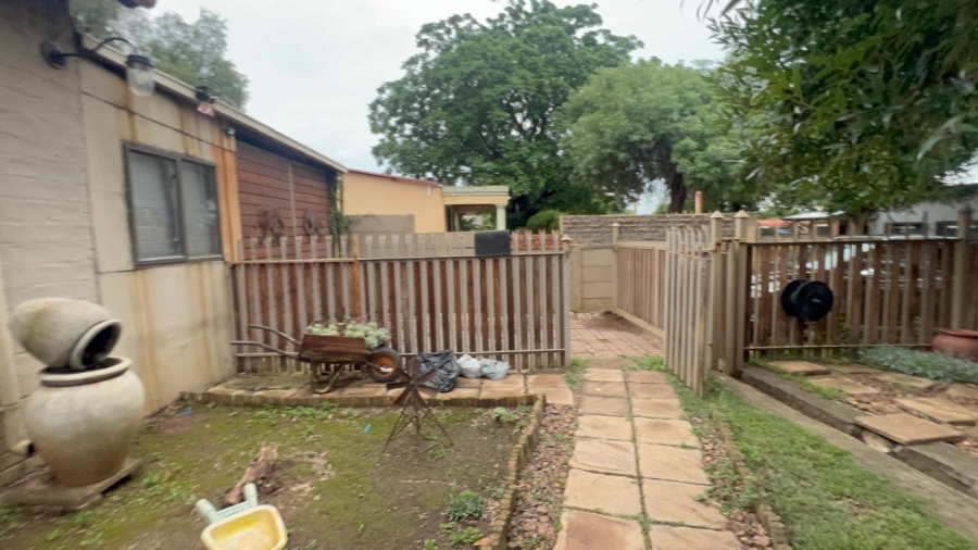 5 Bedroom Property for Sale in Danville Gauteng