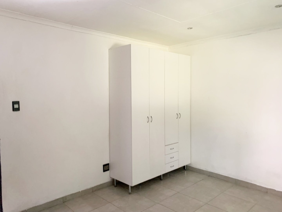 To Let 1 Bedroom Property for Rent in Bramley Gauteng