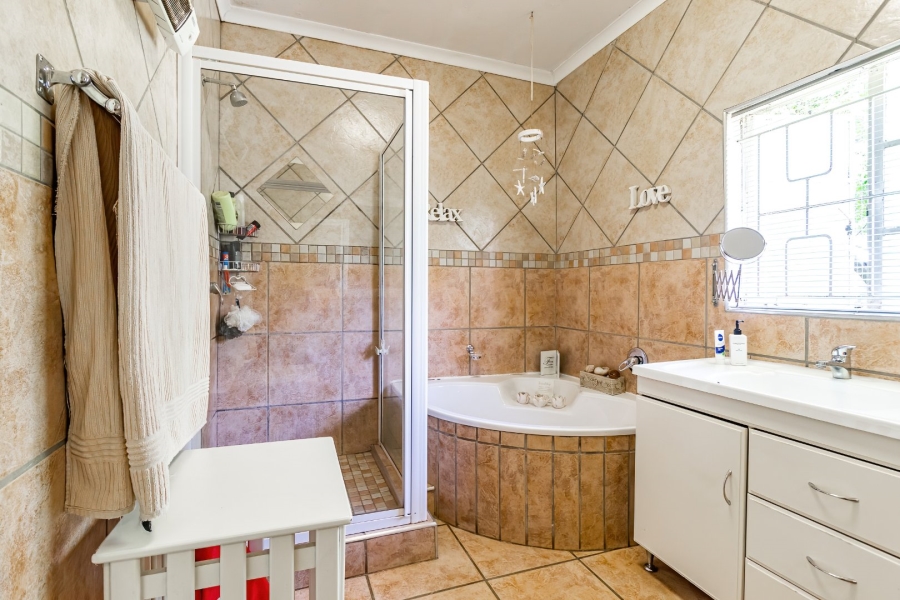  Bedroom Property for Sale in Benoni AH Gauteng