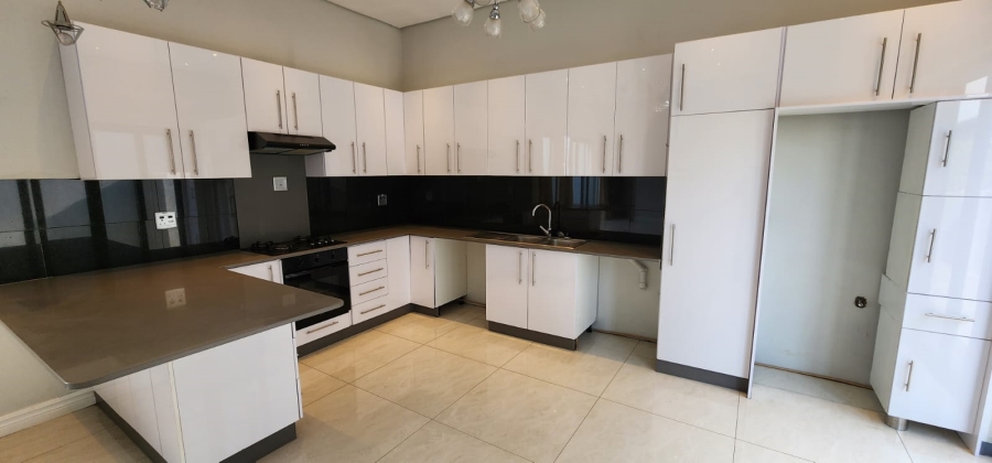 To Let 2 Bedroom Property for Rent in Waterfall Gauteng