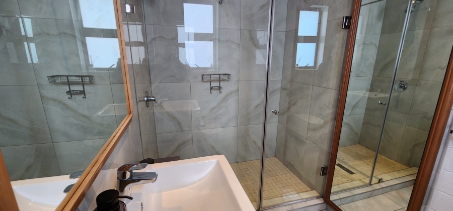 To Let 2 Bedroom Property for Rent in Waterfall Gauteng