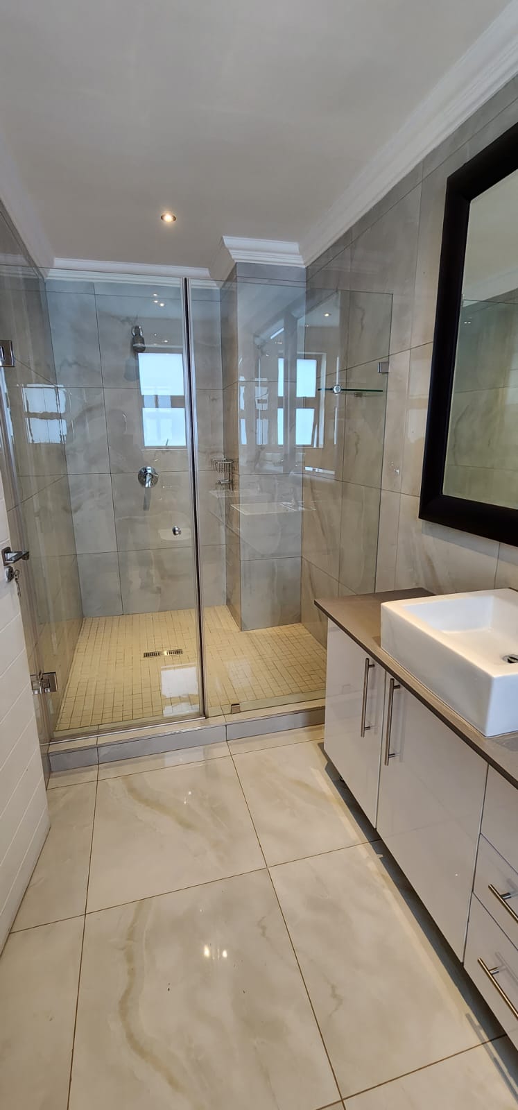 To Let 2 Bedroom Property for Rent in Waterfall Gauteng