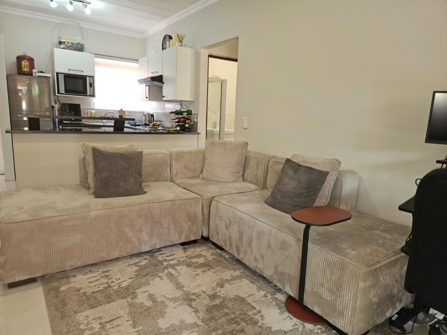 To Let 1 Bedroom Property for Rent in Douglasdale Gauteng