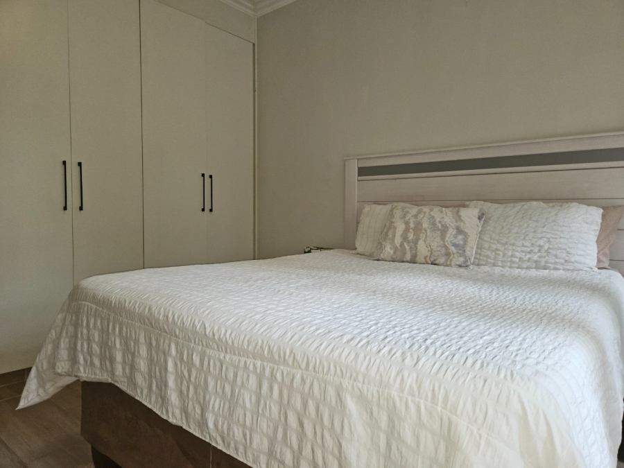 To Let 1 Bedroom Property for Rent in Douglasdale Gauteng