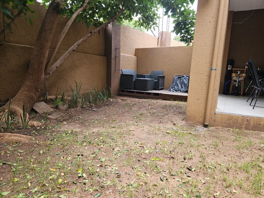 To Let 1 Bedroom Property for Rent in Douglasdale Gauteng