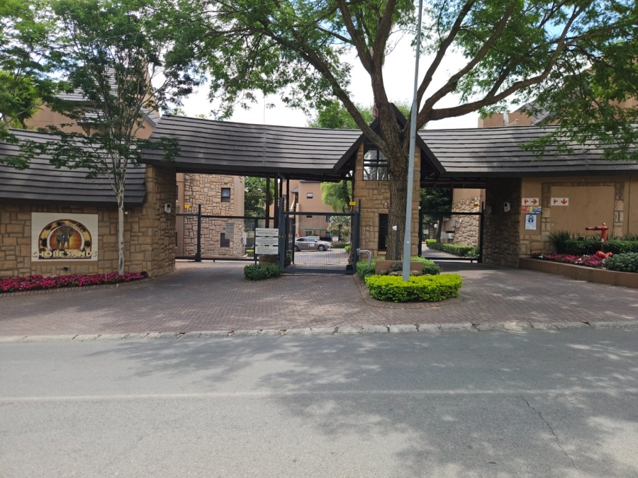 To Let 1 Bedroom Property for Rent in Douglasdale Gauteng