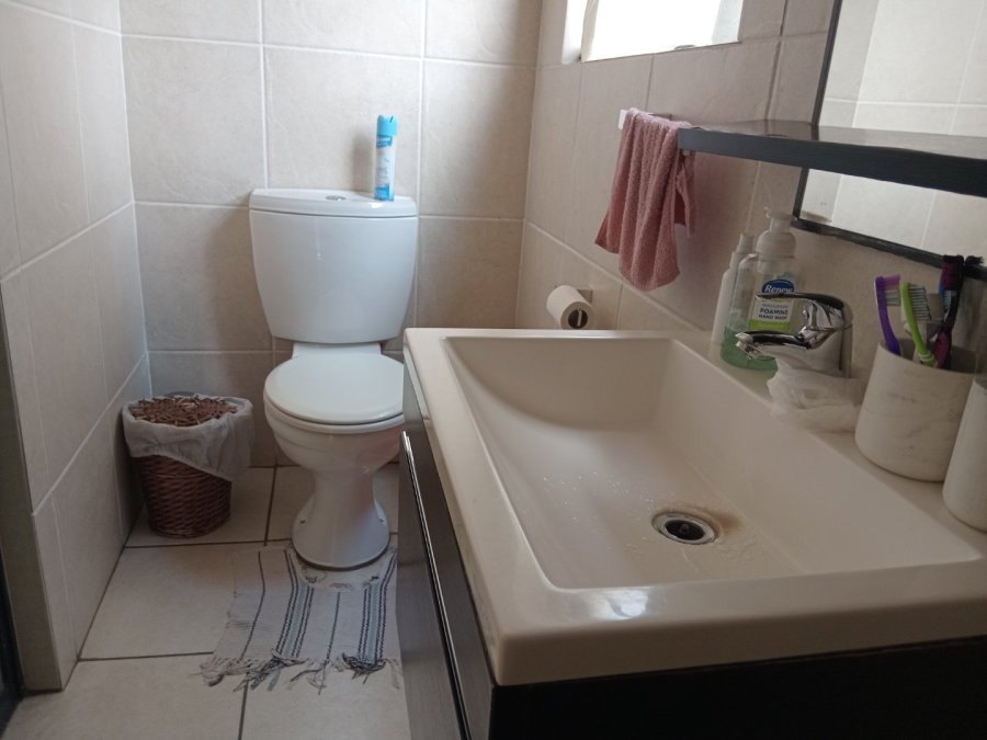 To Let 2 Bedroom Property for Rent in Oakdene Gauteng