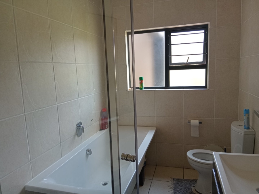 To Let 2 Bedroom Property for Rent in Oakdene Gauteng