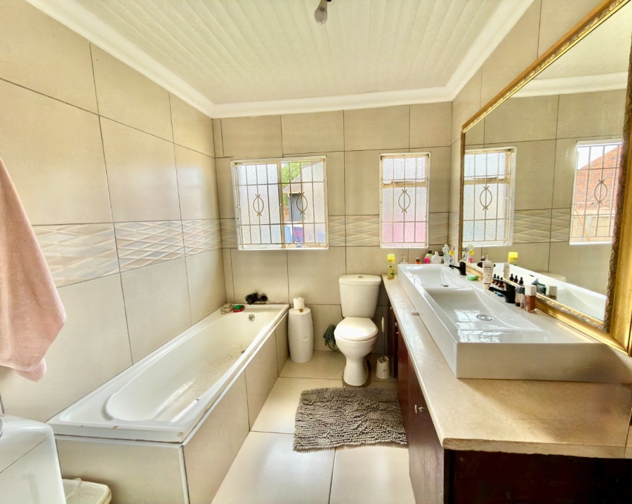 3 Bedroom Property for Sale in Lenasia Ext 1 Gauteng