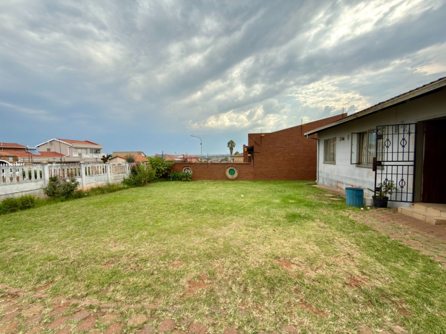 3 Bedroom Property for Sale in Lenasia Ext 1 Gauteng