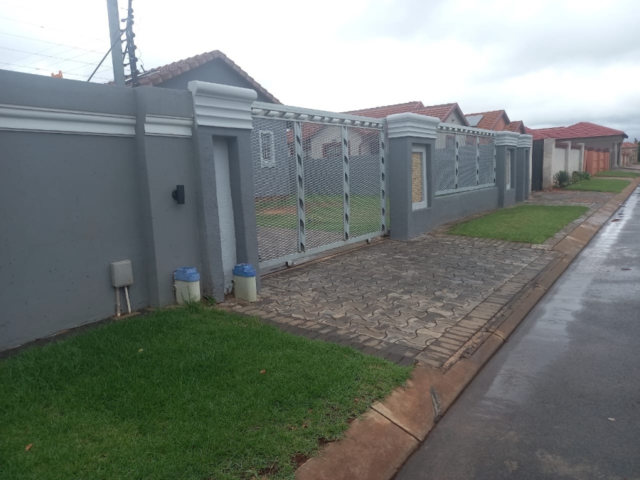 2 Bedroom Property for Sale in Dawn Park Gauteng