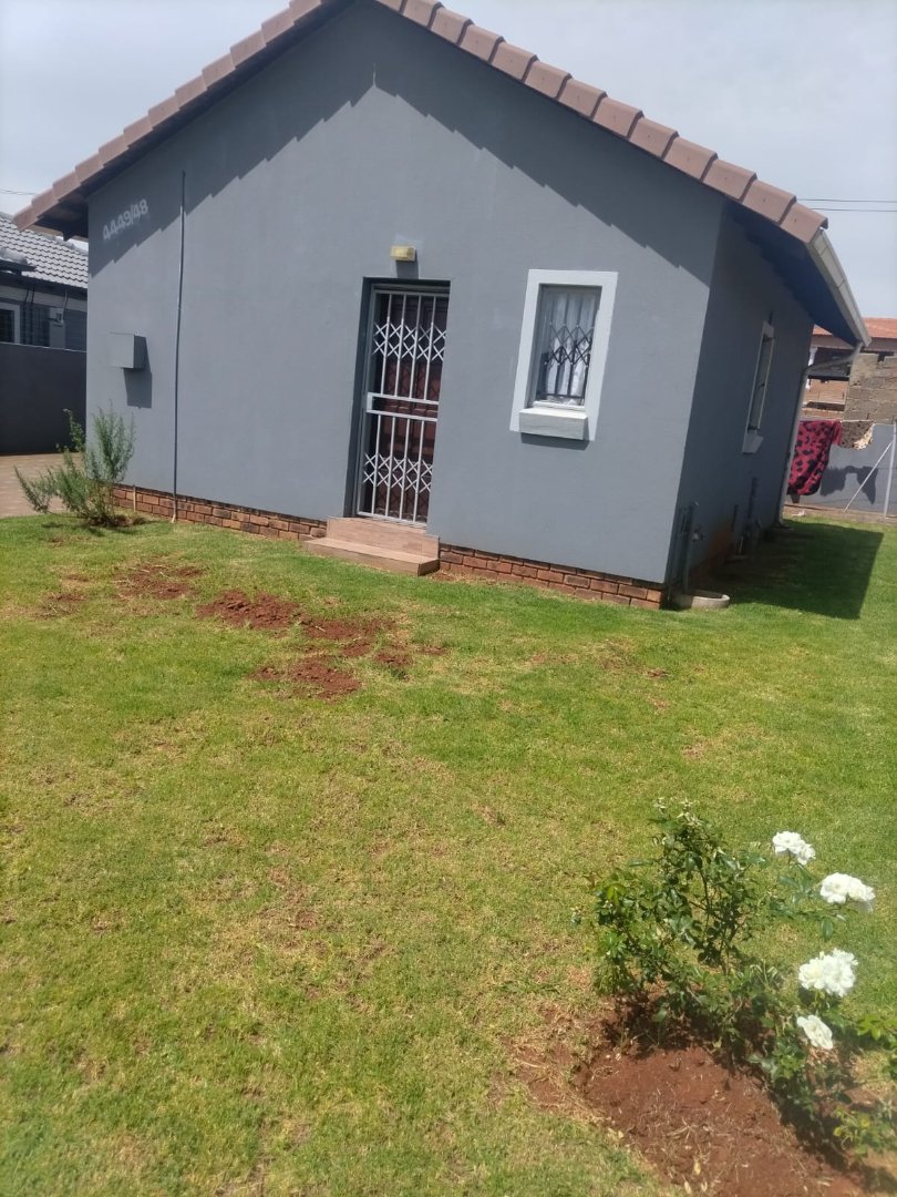 2 Bedroom Property for Sale in Dawn Park Gauteng