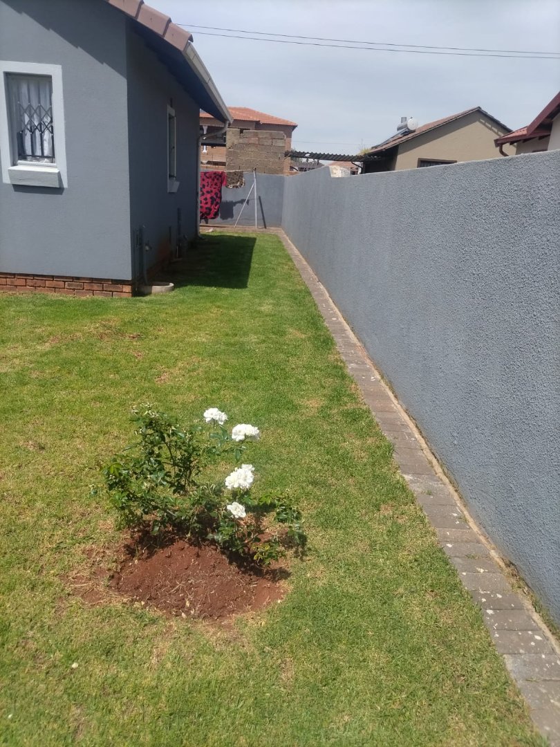 2 Bedroom Property for Sale in Dawn Park Gauteng