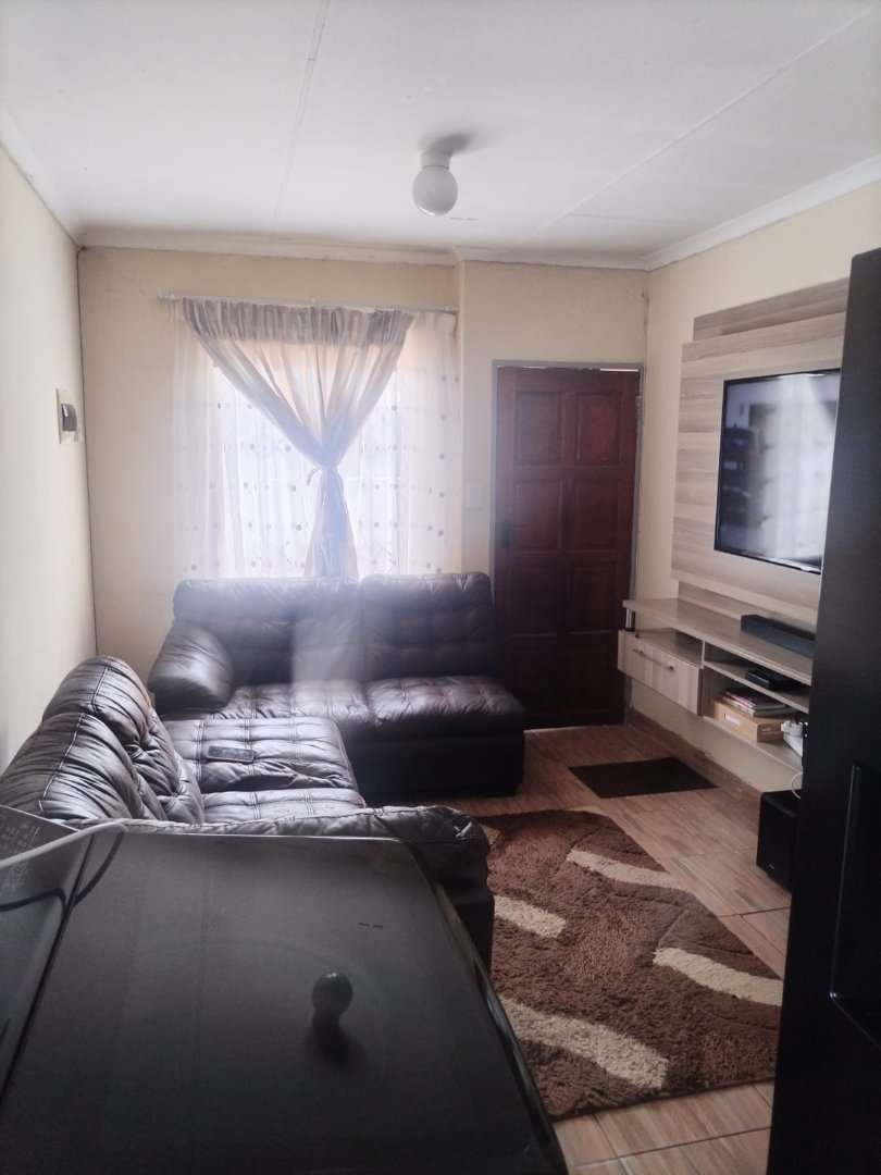 2 Bedroom Property for Sale in Dawn Park Gauteng
