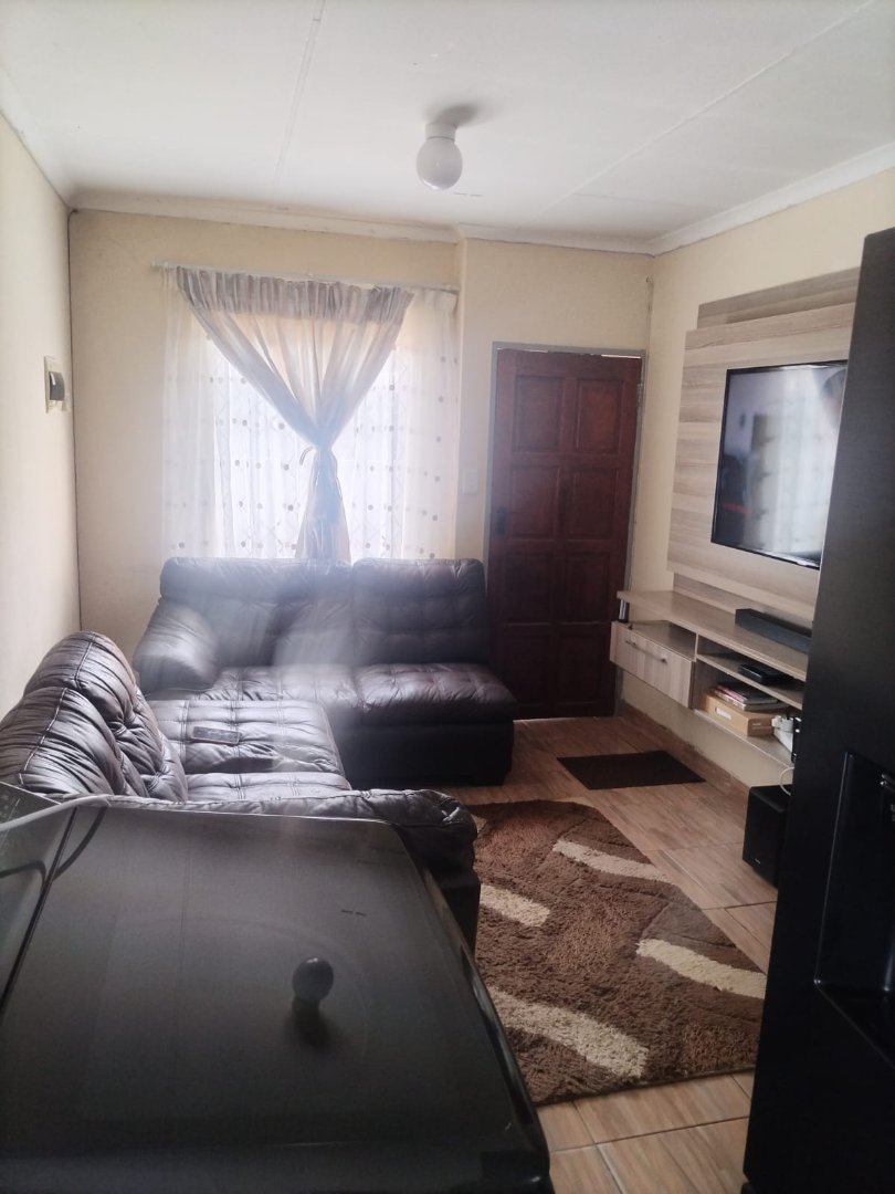 2 Bedroom Property for Sale in Dawn Park Gauteng