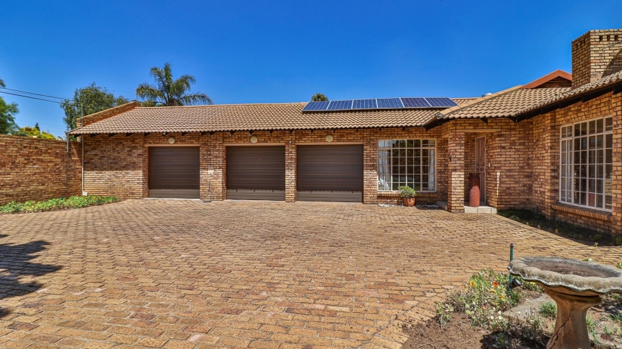 4 Bedroom Property for Sale in Sunward Park Gauteng