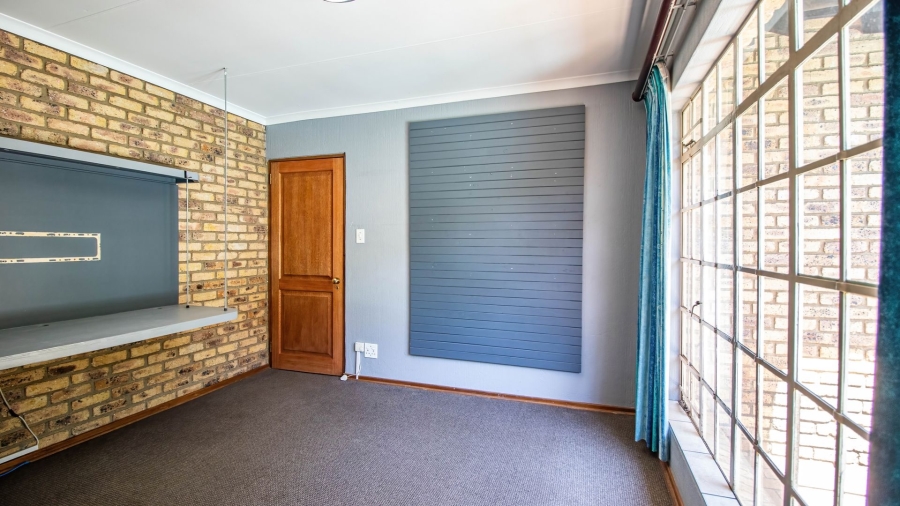 4 Bedroom Property for Sale in Sunward Park Gauteng