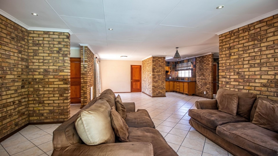 4 Bedroom Property for Sale in Sunward Park Gauteng