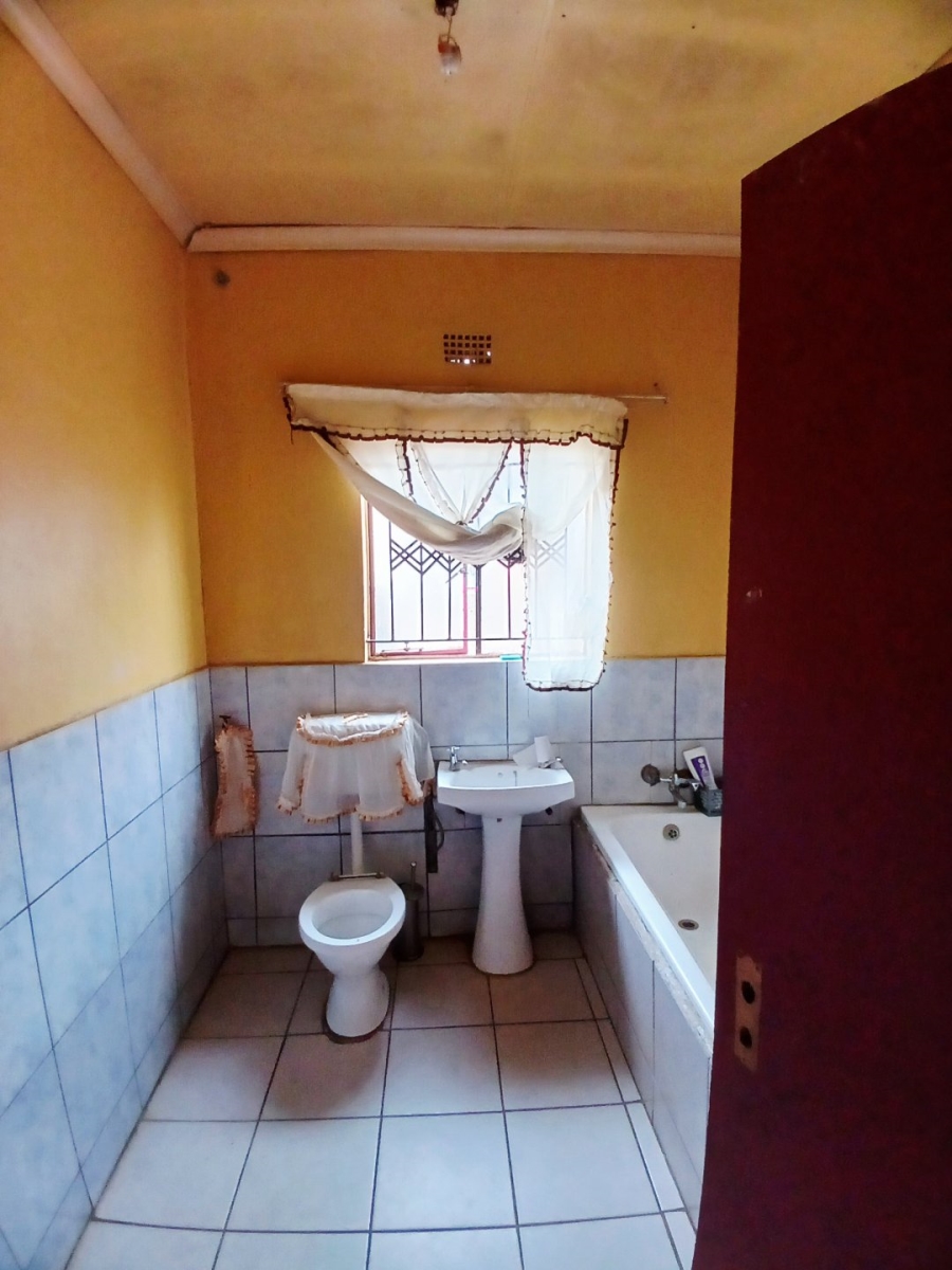  Bedroom Property for Sale in Tsakane Ext 15 Gauteng