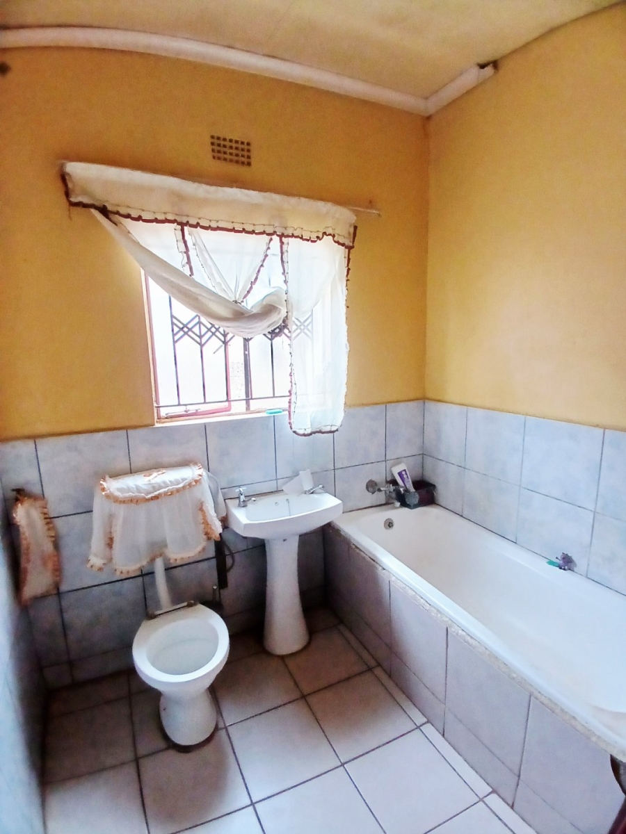 Bedroom Property for Sale in Tsakane Ext 15 Gauteng