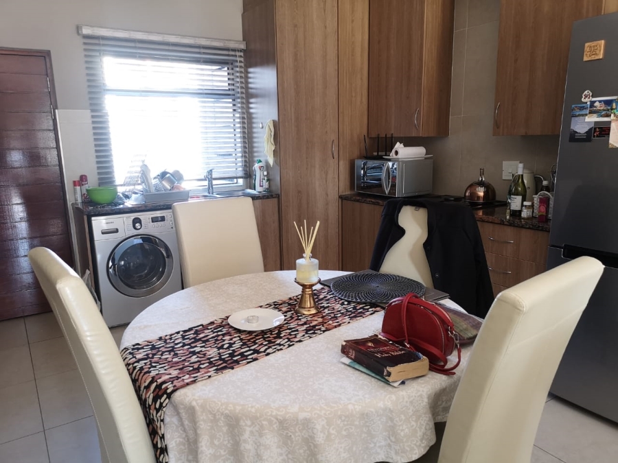 2 Bedroom Property for Sale in Waterstone Park Gauteng