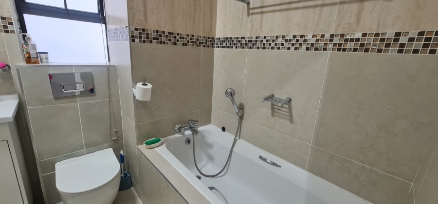 2 Bedroom Property for Sale in Waterstone Park Gauteng