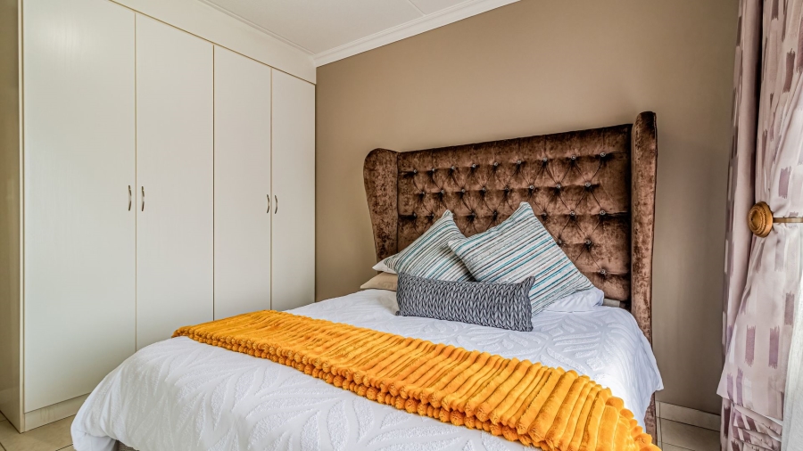 2 Bedroom Property for Sale in Waterstone Park Gauteng