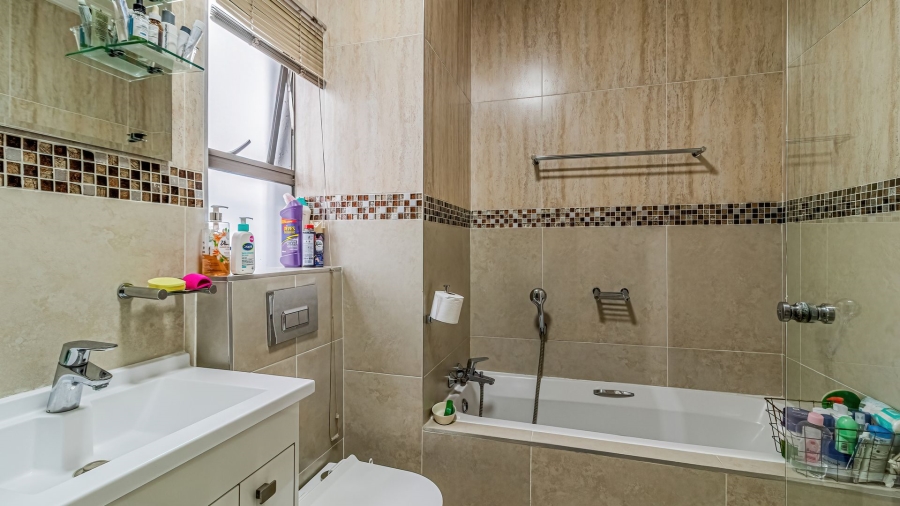 2 Bedroom Property for Sale in Waterstone Park Gauteng