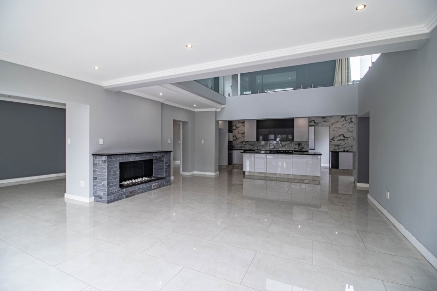 5 Bedroom Property for Sale in Greenstone Hill Gauteng