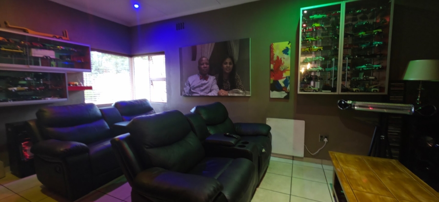 4 Bedroom Property for Sale in Brackendowns Gauteng