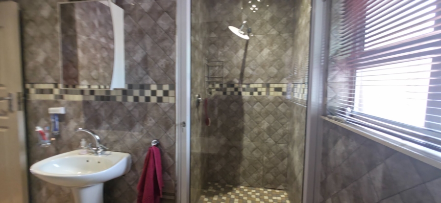 4 Bedroom Property for Sale in Brackendowns Gauteng