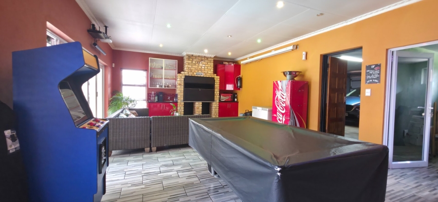 4 Bedroom Property for Sale in Brackendowns Gauteng