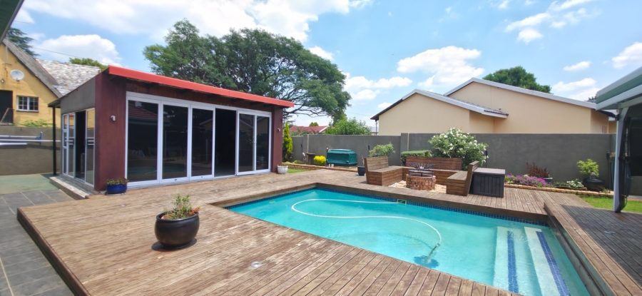 4 Bedroom Property for Sale in Brackendowns Gauteng