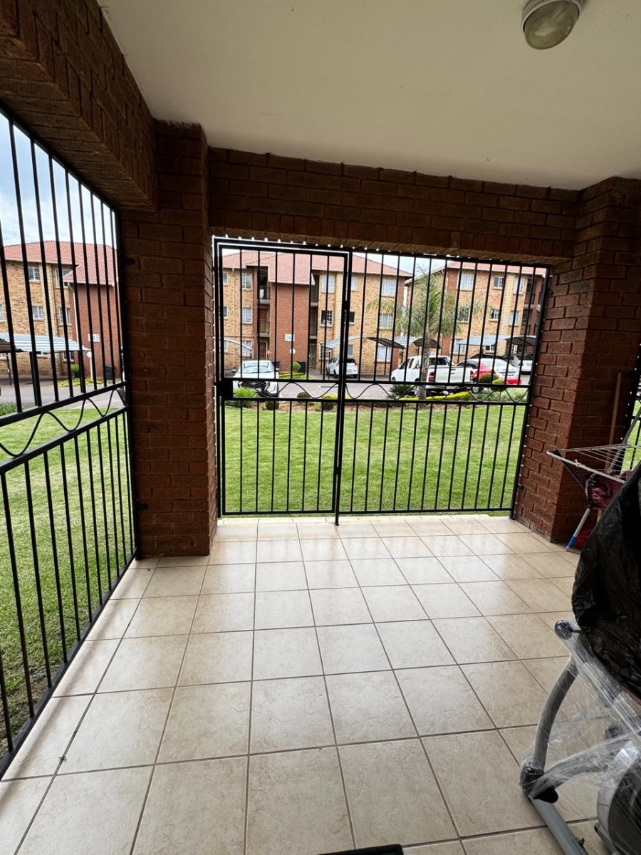 2 Bedroom Property for Sale in Noordwyk Gauteng
