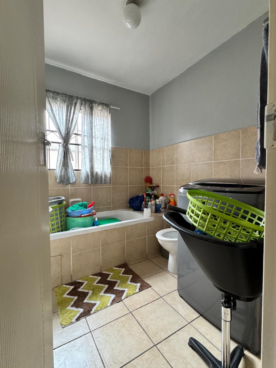 2 Bedroom Property for Sale in Noordwyk Gauteng