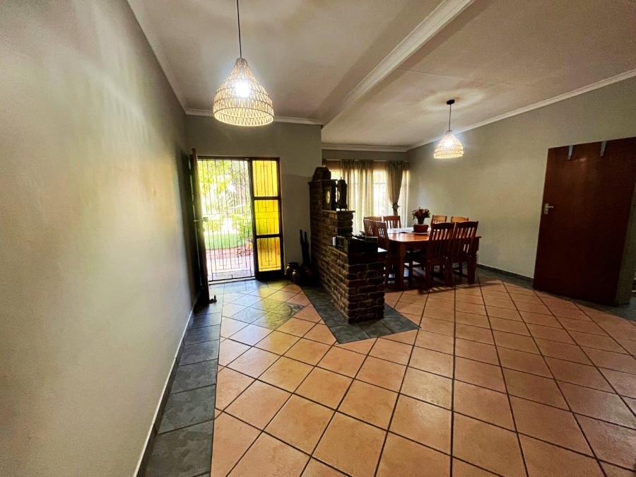 4 Bedroom Property for Sale in Wierda Park Gauteng