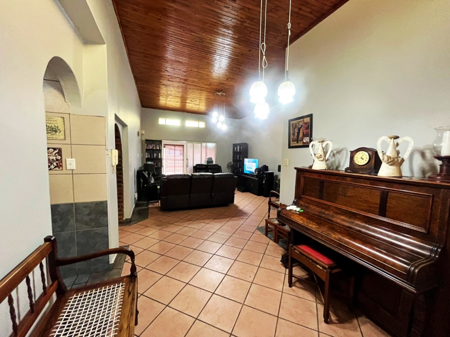 4 Bedroom Property for Sale in Wierda Park Gauteng