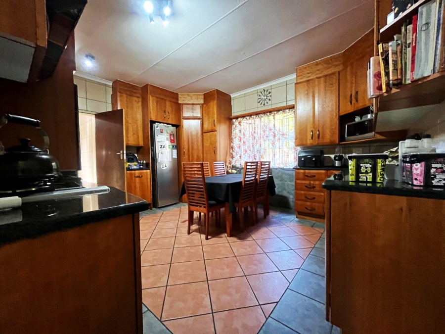 4 Bedroom Property for Sale in Wierda Park Gauteng