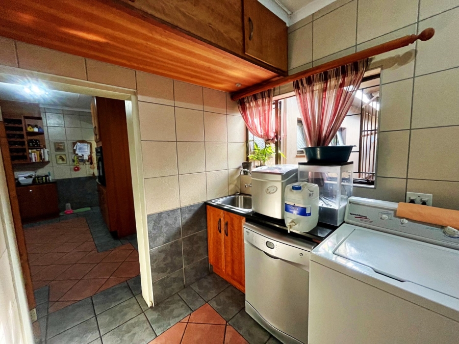 4 Bedroom Property for Sale in Wierda Park Gauteng