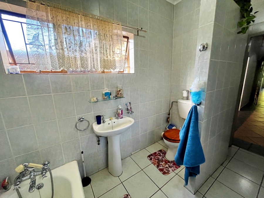 4 Bedroom Property for Sale in Wierda Park Gauteng