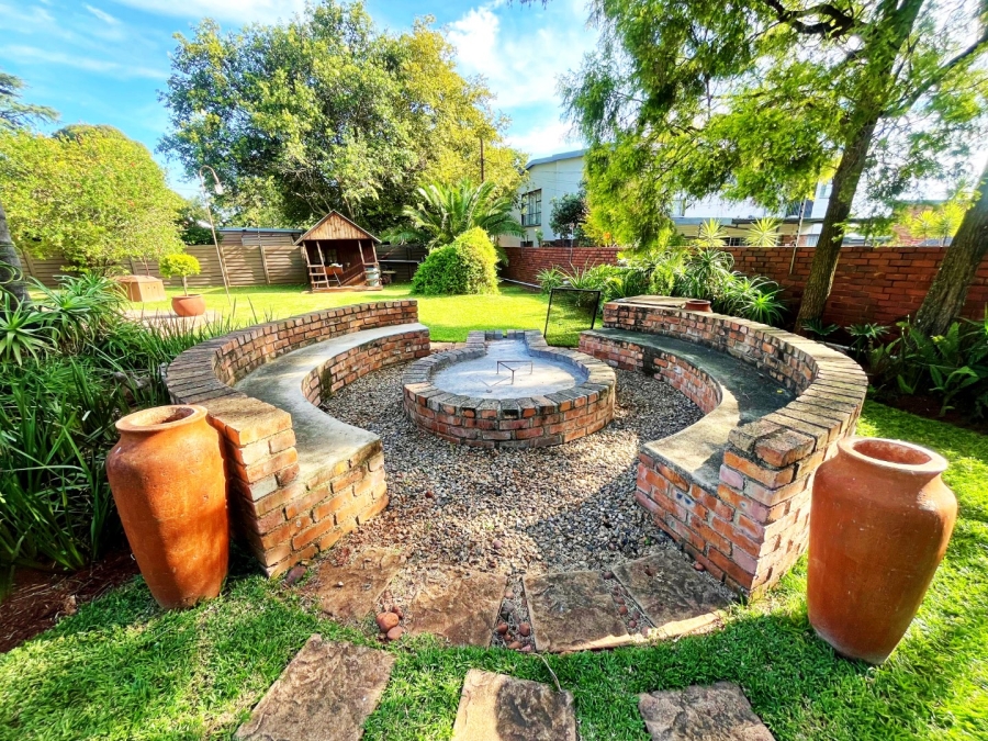 4 Bedroom Property for Sale in Wierda Park Gauteng