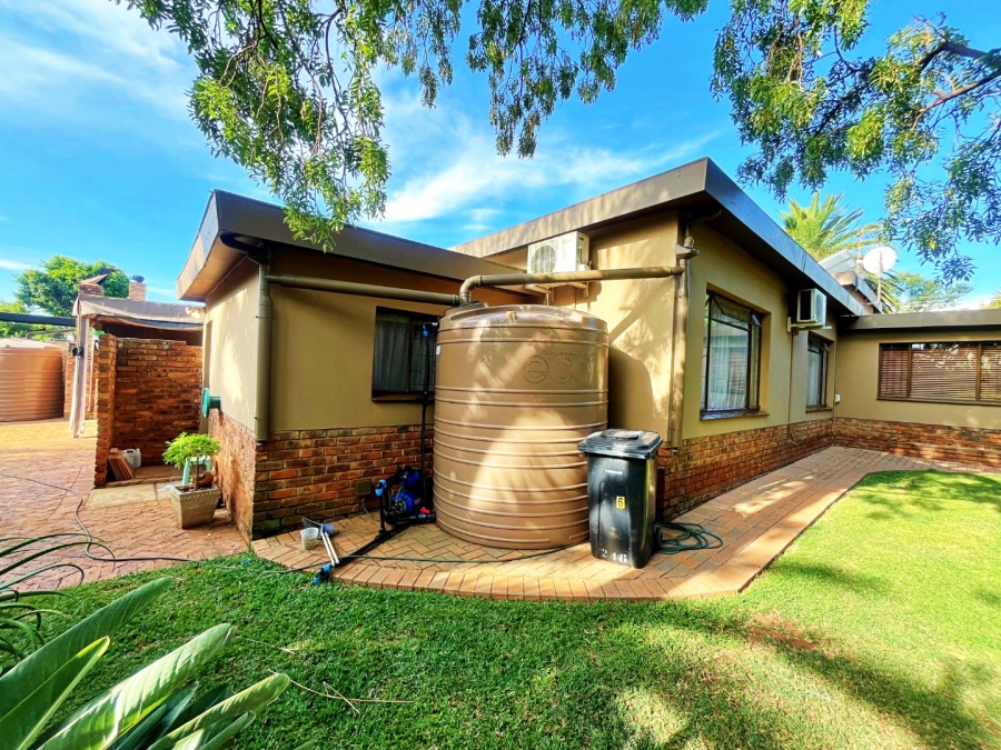 4 Bedroom Property for Sale in Wierda Park Gauteng