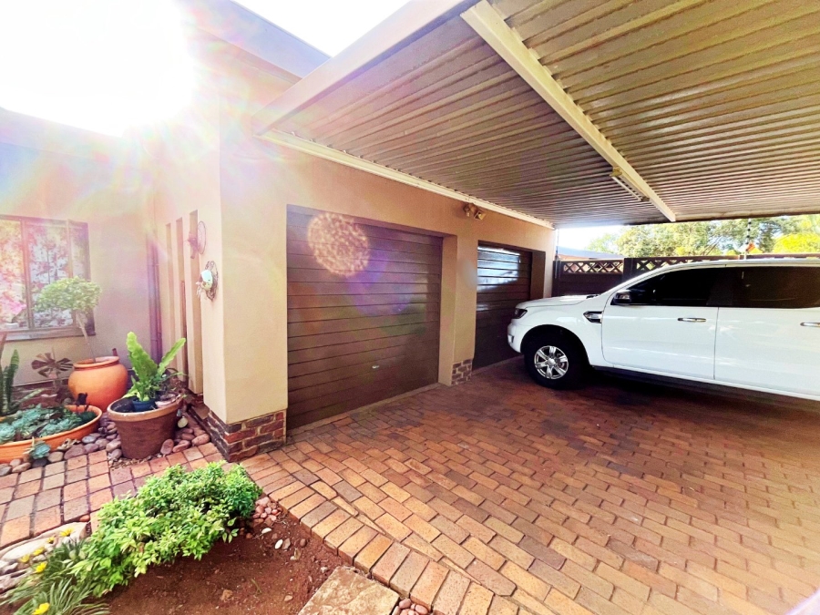 4 Bedroom Property for Sale in Wierda Park Gauteng
